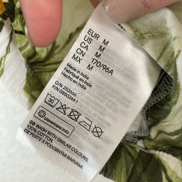 H&M Green and Yellow Oranges Smocked Crop Blouse size M - Picture 6 of 6